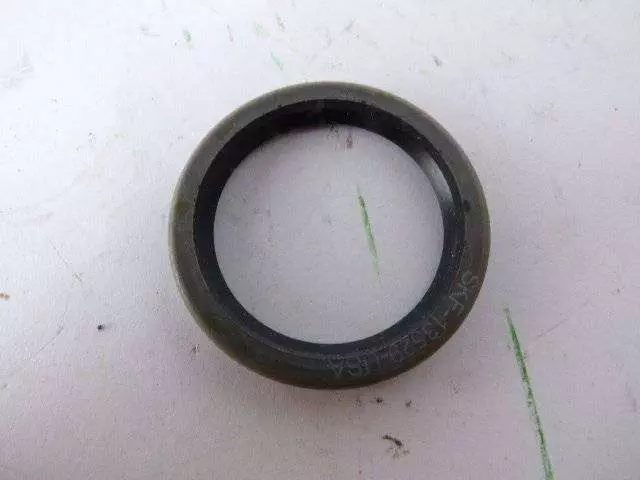 JD 5000 Series Front Upper Feed Roll Seal